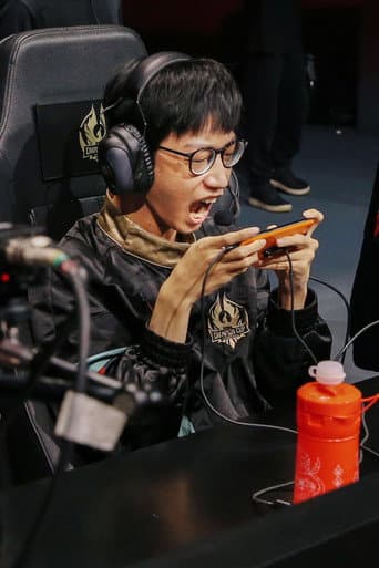 Watch Born to Win: the King Pro League Saga free online